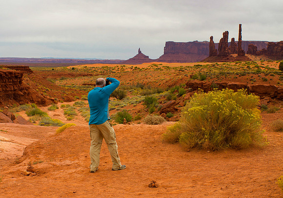 Photographing Totem Pole and Yei-bi-chei, Monument Valley, UT/AZ (2016)