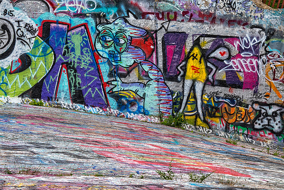 Graffiti, Aldeen Park Dam, Rockford, IL