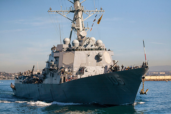 USS Dewey, DDG-105, San Diego Harbor, CA