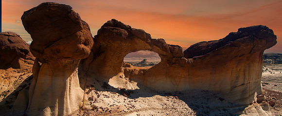 Arch, Bisti De-Na-Zin Wilderness, New Mexico