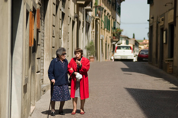 Chatting, Greve in Chianti, Italy