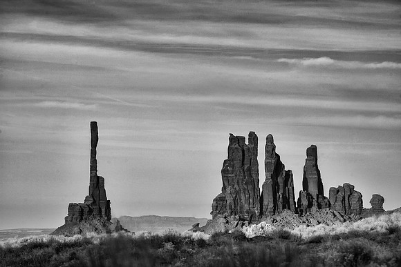Totem Pole and Yei-bi-chei, Monument Valley, UT/AZ