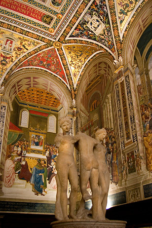 Sculpture: The Three Graces, Libreria Piccolomini, Duomo S. Maria Assunta, Siena, Italy