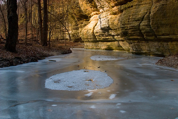 Armstrong Creek, Ice, Illinois Canyon, Starved Rock State Park, IL